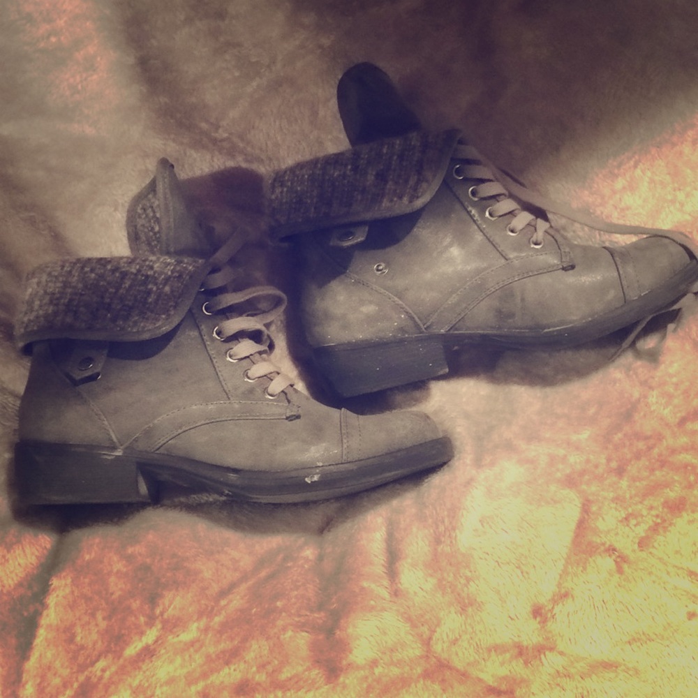 Grey boots